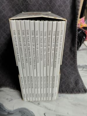 The Peter Rabbit Library: 12 Book Box Set by Beatrix Potter (Hardcover) - Thumbnail 2