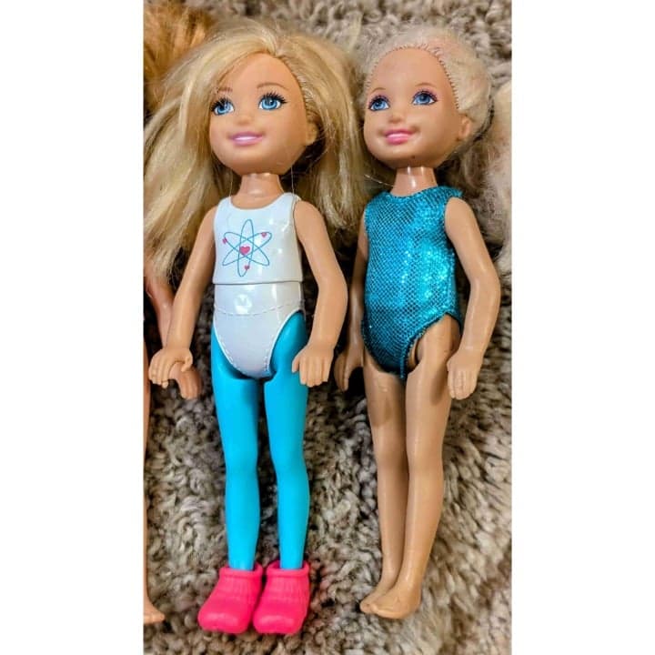Vintage Barbie Chelsea Doll Lot Fashion Various Outfits 5 Dolls and a dog. - Thumbnail 2