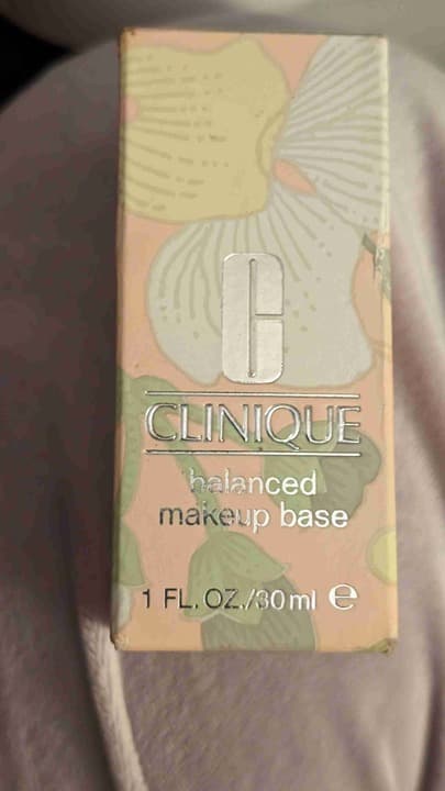 Clinique Long-Lasting Makeup Base 1 FL. OZ./30 ml - Image 1