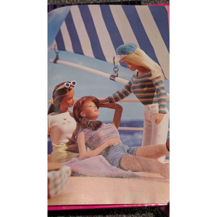 Barbie High Sea Adventure Hardcover Illustrated Book Grolier Books 1999 - Thumbnail 4