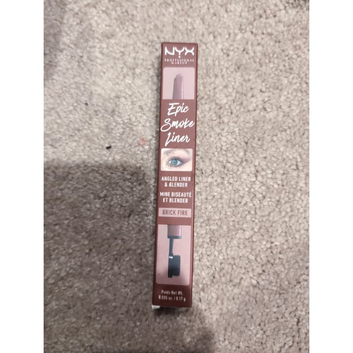 NYX Brick Fire Epic Smoke Angled Liner Blender Eyeliner 0.17g - Image 1
