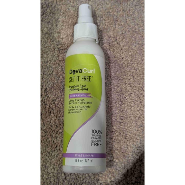 DevaCurl Shine Enhancing Moisture Lock Finishing Spray 6 Oz - Image 1