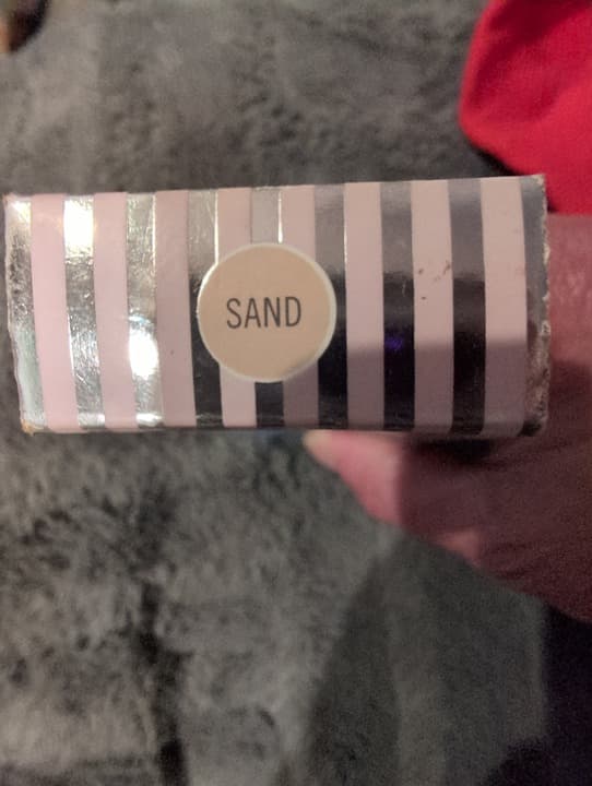 First Aid Beauty Sand Natural Luminous SPF 30 Tinted Moisturizer 30 mL - Thumbnail 3