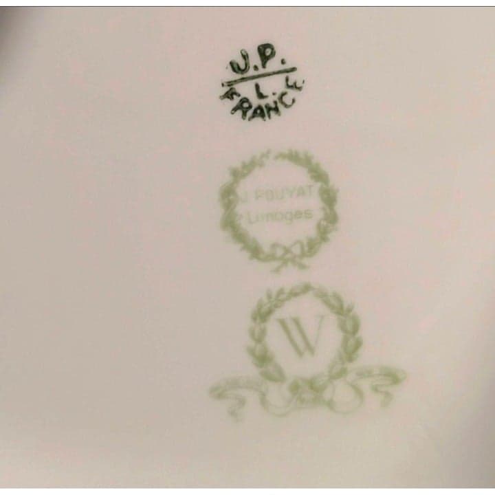 LIMOGES FRANCE JEAN POUYAT - COVERED HANDLED SERVING DISH Gold/Green Trim 8in - Thumbnail 9