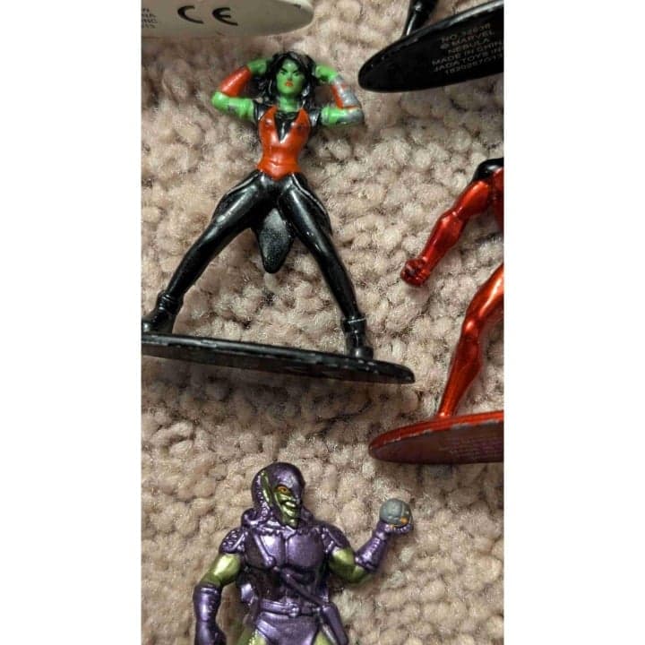 Marvel Multicolor Diecast Painted Stand Base Figures A6662B A6650A - Thumbnail 4