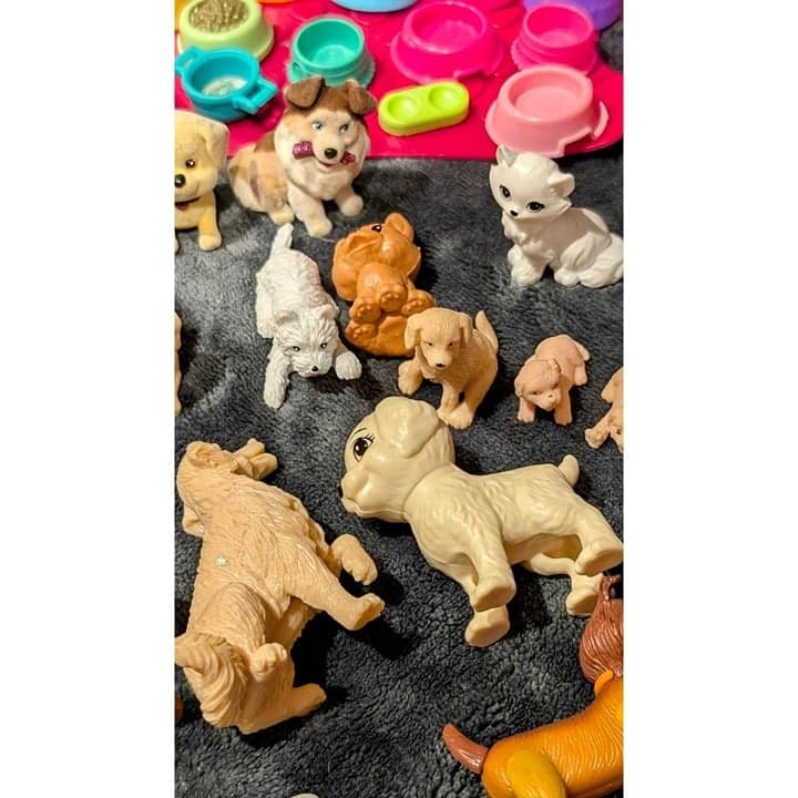 Barbie Doll Pet Playset Cats Dogs Park Kennels Fences Accessories - Thumbnail 11