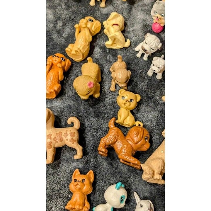 Barbie Doll Pet Playset Cats Dogs Park Kennels Fences Accessories - Thumbnail 4