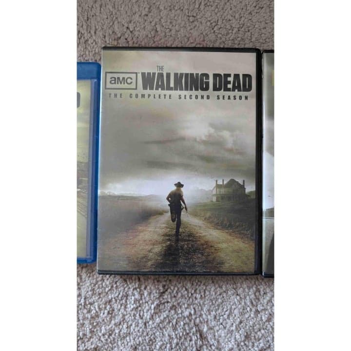 AMC Walking Dead Blu Ray And DVD Set Seasons 1 2 3 - Thumbnail 3