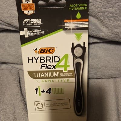 BIC HYBRID Flex 4 Titanium Cartridge Razor Sensitive 1 Handle 4 Cartridges - Image 1
