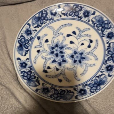 Blue and White Floral Ceramic Collector Plate Round Decorative Pottery - Thumbnail 2