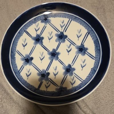 Blue and White Pottery Floral Pattern Ceramic Plate, Glossy Round - Image 1