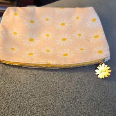 Ipsy Daisy Floral Makeup Bag Fabric Pink White Yellow Zipper - Thumbnail 2