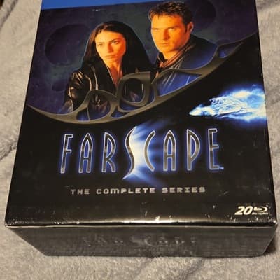 Jim Henson Company Farscape Complete Series Blu-ray Box Set w/ Deleted Scenes - Image 1