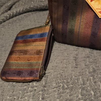 Caribbean Joe Striped Shoulder Bag with Coin Purse Palm Tree Accent Women’s - Thumbnail 2