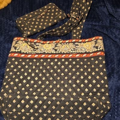 Vera Bradley Quilted Floral Shoulder Bag Black Beige Red Zipper with Pouch - Image 1