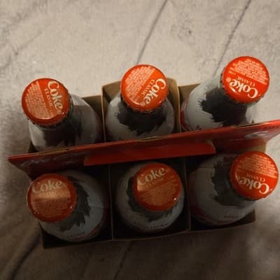 Coca-Cola 2005 Classic Holiday Glass Bottles 6-Pack Red White Original - Thumbnail 3