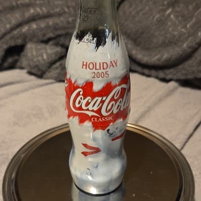 Coca-Cola 2005 Classic Holiday Polar Bear Glass Bottle Red White Original - Image 1