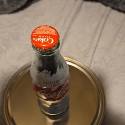 Coca-Cola 2005 Classic Holiday Polar Bear Glass Bottle Red White Original - Thumbnail 3