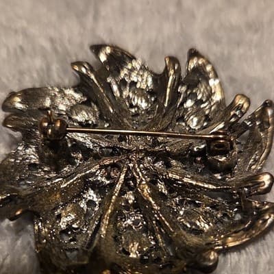 Silver Tone Flower Brooch with Blue Rhinestone Round Stones Floral Design - Thumbnail 3