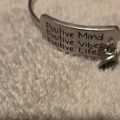 Silver Tone Wire Bangle Bracelet Engraved Inspirational Dangle Charm Metal - Image 1