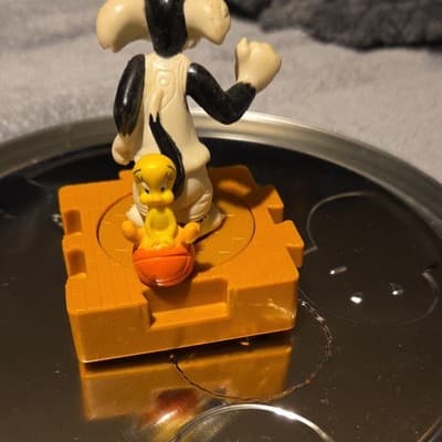 Warner Bros. Looney Tunes Sylvester & Tweety Basketball Action Figure - Thumbnail 2