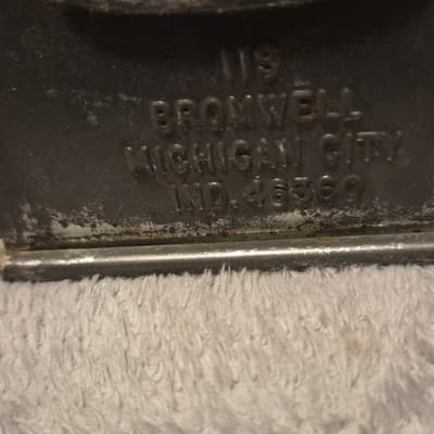 Bromwell Metal Cheese Grater with Handle Silver Original Rectangle Box - Thumbnail 2
