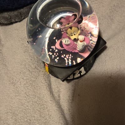 Disney Minnie Mouse 2021 Snow Globe Pink Outfit Contemporary Collectible Gift - Thumbnail 3