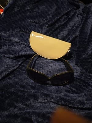 Jessica Simpson Sunglasses With White Case For Sunglasses - Image 1