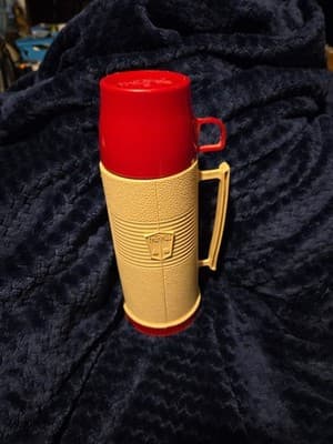 Vintage Retro Design Hot And Cold Thermos Quart Size Model 2402 Red/Tan - Thumbnail 2