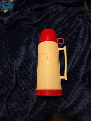 Vintage Retro Design Hot And Cold Thermos Quart Size Model 2402 Red/Tan - Image 1