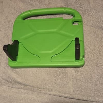 Green Rugged Silicone Tablet Case with Handle, Integrated Stand, Shockproof - Thumbnail 3