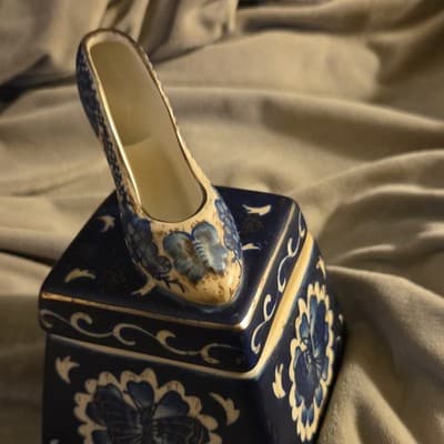 Ceramic Blue White Square Shoe Floral Trinket Box for Adults - Image 1