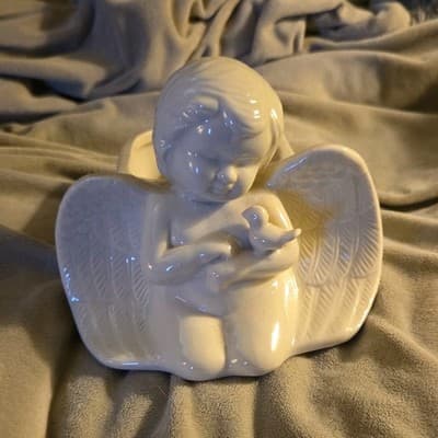 Ceramic Angel Figurine White Glossy Decorative Collectible for Any Room - Image 1