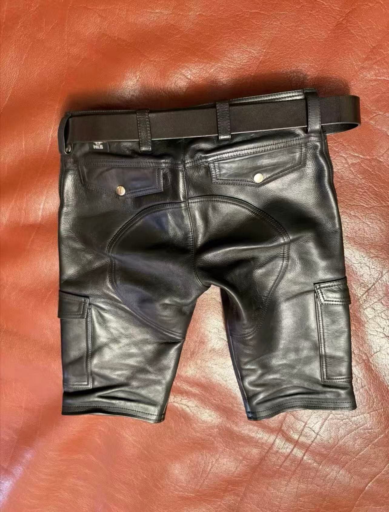Mister B workwear-style leather shorts - Thumbnail 2