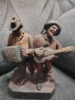 Rare Find Lot Of 4 Hand carved Wooden Figurines - Thumbnail 10