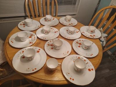 Vintage 1960 Colcbugh china 11 Dinner Plates 12 Cups - Image 1