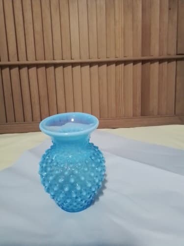 fenton blue opalescent hobnail vase - Image 1