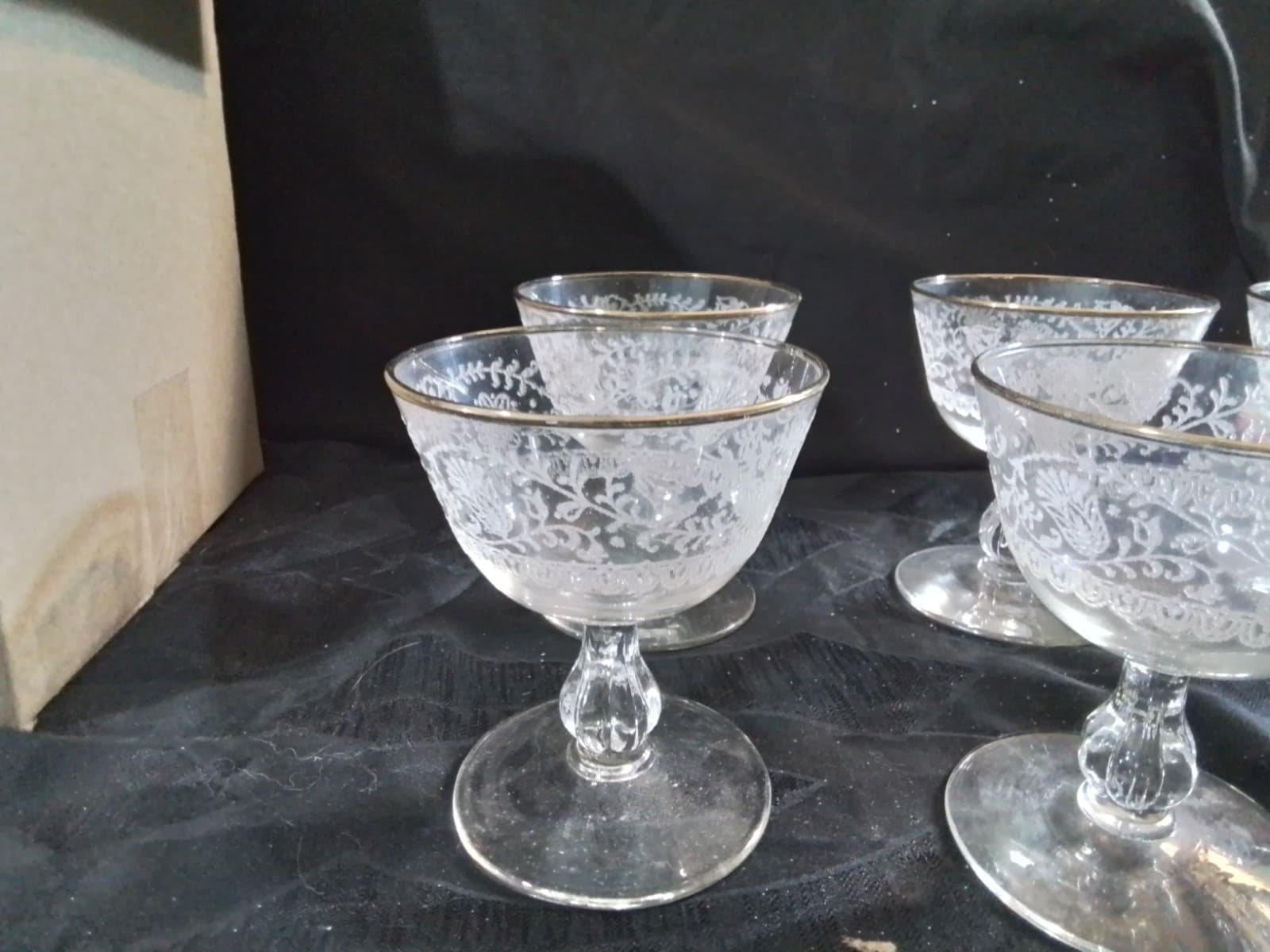 Vintage Libbey Lace And Gold Trim Champaign Glasses Set Of 7/1960s - Thumbnail 2