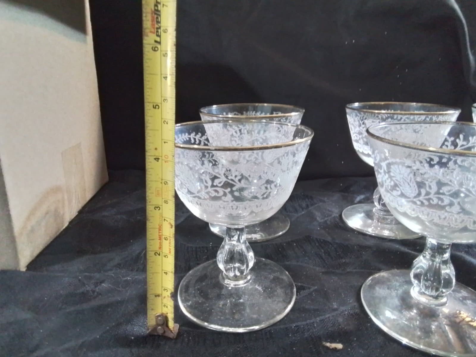 Vintage Libbey Lace And Gold Trim Champaign Glasses Set Of 7/1960s - Thumbnail 3