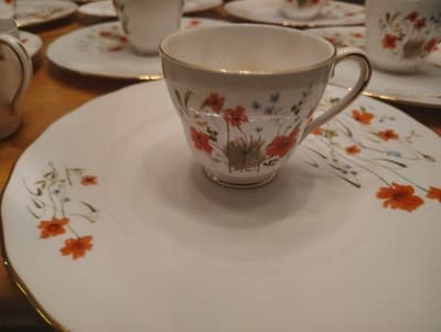Vintage 1960 Colcbugh china 11 Dinner Plates 12 Cups - Thumbnail 2