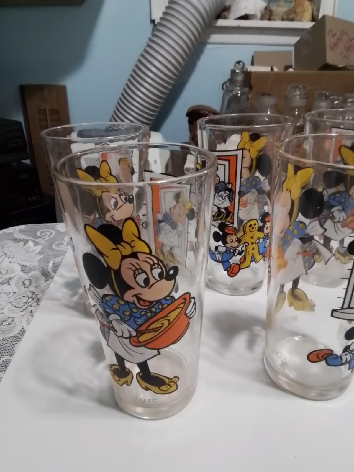 DISNEY 1977 PEPSI HAPPY BIRTHDAY MICKEY COLLECTOR SERIES GLASS MINNIE MOUSE Lot - Thumbnail 4
