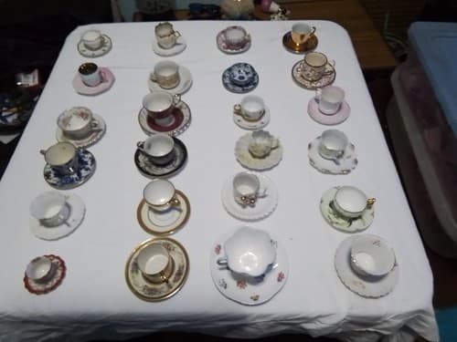 Lot Of 24 Vintage Tea Cups And Saucers 1800's Early 1900's - Thumbnail 2