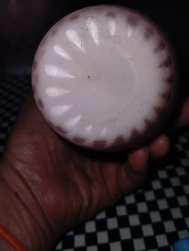 English Diamond Quilted Satan Mother of Pearl Pink Ruffled Vase; 19th Century - Thumbnail 4