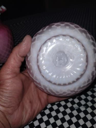 English Diamond Quilted Satan Mother of Pearl Pink Ruffled Vase; 19th Century - Thumbnail 6