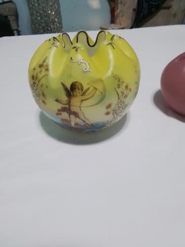 RARE ANTIQUE MT. WASHINGTON YELLOW FLORAL & ANGEL PUTTI PAINTED GLASS BOWL - Image 1