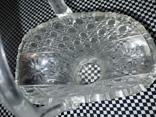 : 12" VINTAGE LEAD CRYSTAL CUT GLASS BASKET BOWL VASE Diamonds Buttons Pattern. - Thumbnail 3