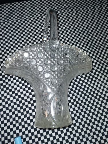 : 12" VINTAGE LEAD CRYSTAL CUT GLASS BASKET BOWL VASE Diamonds Buttons Pattern. - Thumbnail 4