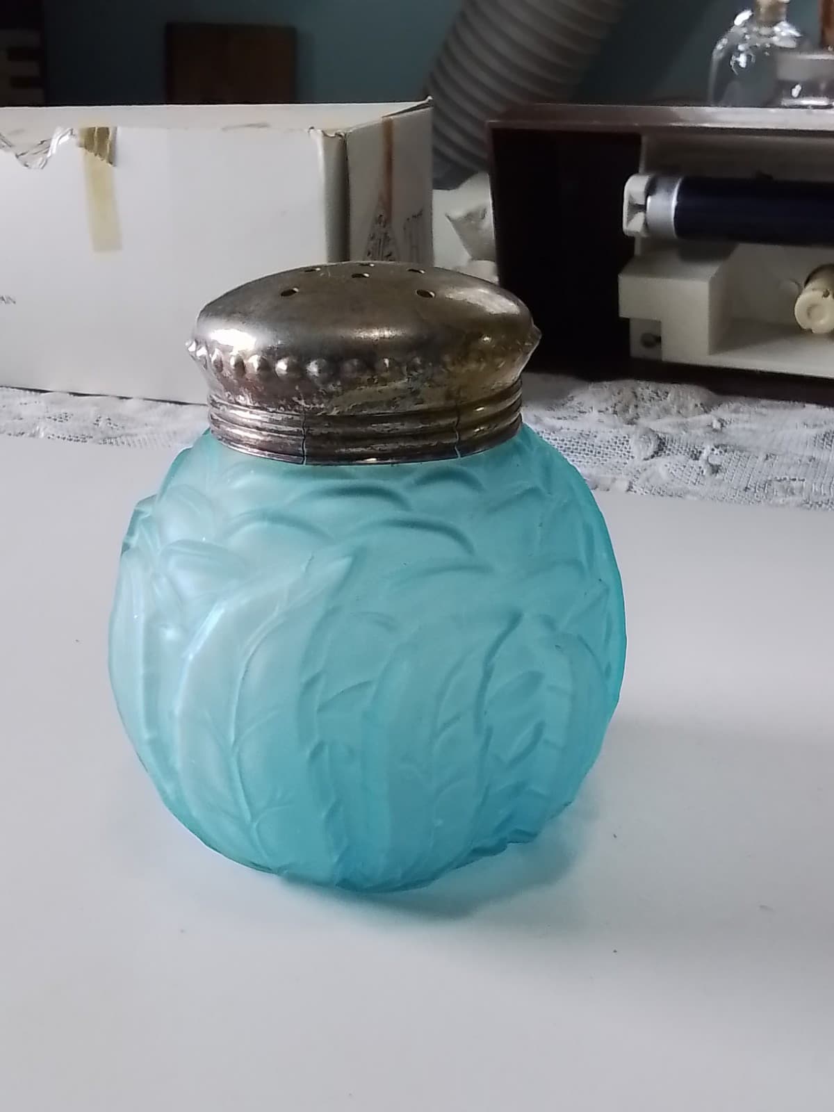 Vintage Leaf Mark Sugar Shaker 1800's - Thumbnail 2