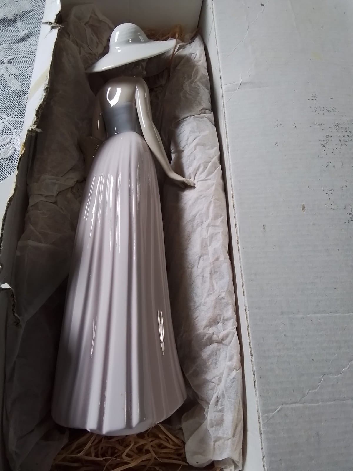 1980 Vintage Nao Lladro Dama Gallardo Porcelain Figurine no. 292 - Thumbnail 3