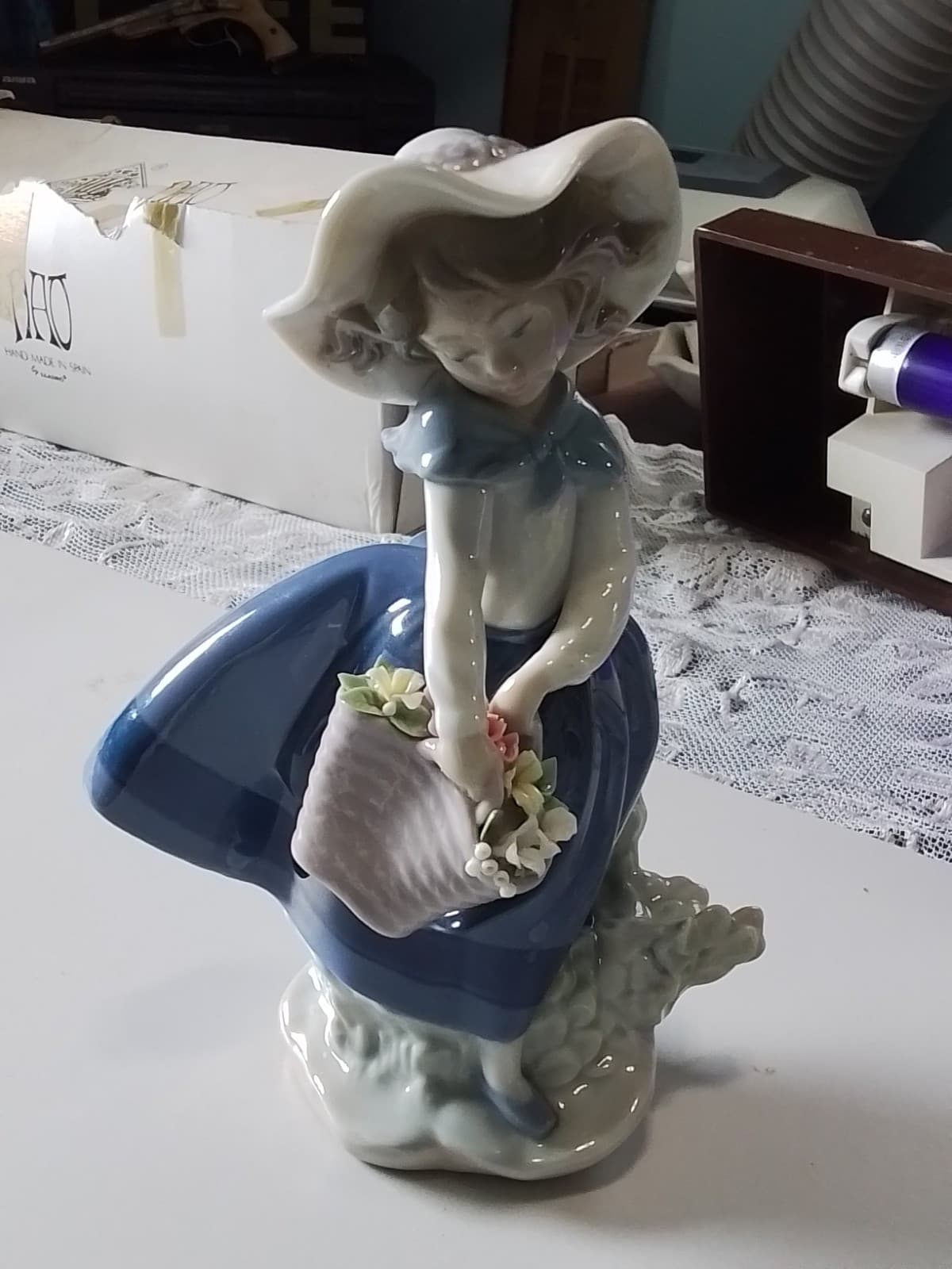 Lladro Pretty Pickings #05222